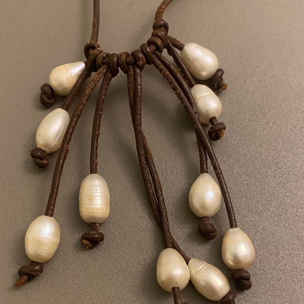 Chic Brown Leather Waterfall Necklace with Freshwater Pearls - Picture 2 of 3